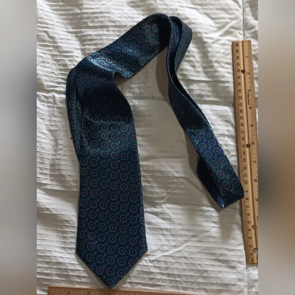 100 SILK Tie